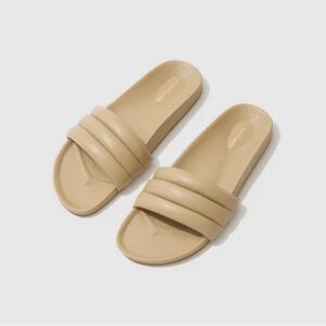 Beatrice Valenzuela Sandalia